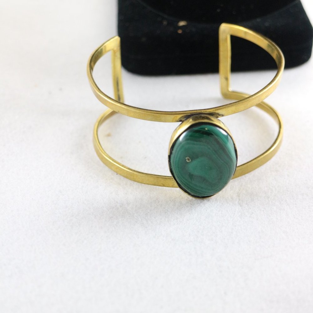 Vintage Style Brass and Polished Stone African Bangle Bracelet - Picture 4 of 6